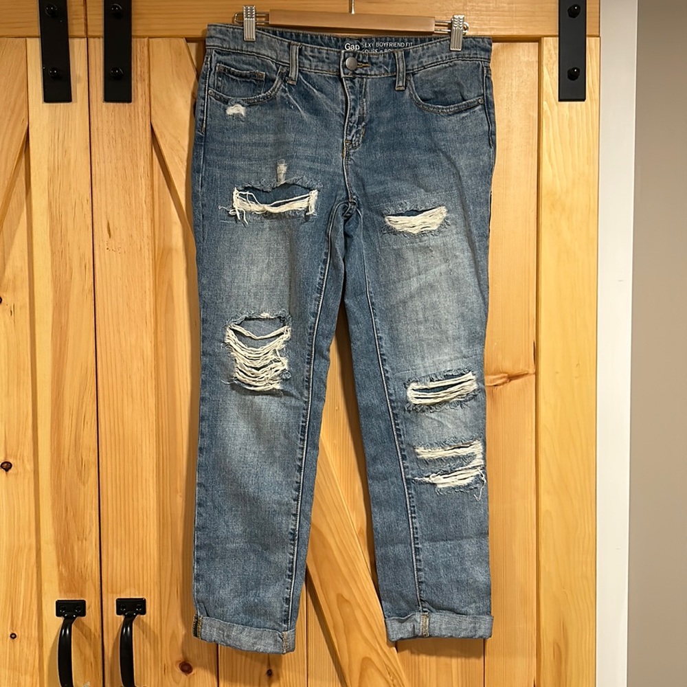 GAP boyfriend fit size 4 jeans